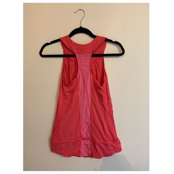 Scoop-neck lululemon workout tank - Picture 2 of 3